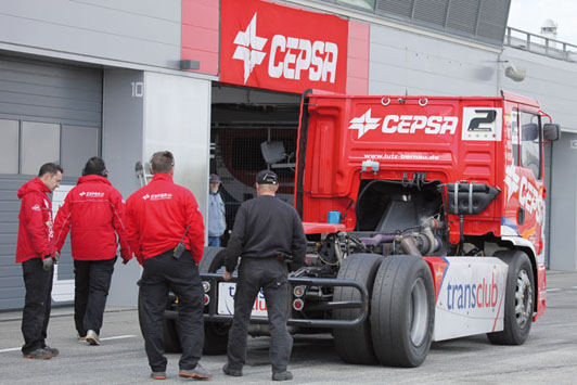 Camión MAN del equipo CEPSA